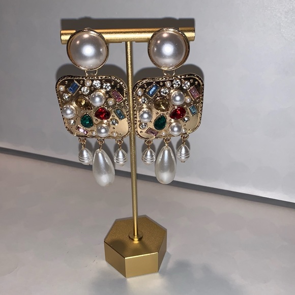 Boss Babe Earrings - Picture 2 of 4